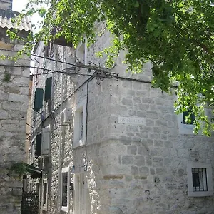 rezervirajte ovdje