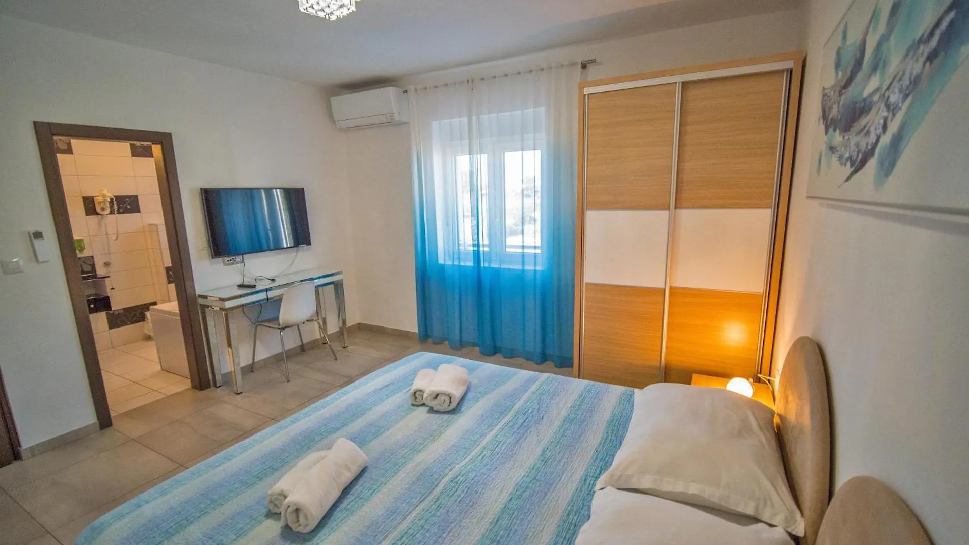 Villa Sunce Punat 3*,  Croatia
